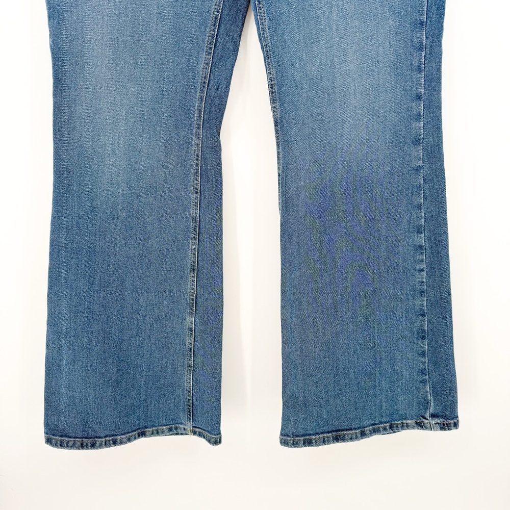 NWT New Look Curves High Rise Bootcut Jeans Size 14 - Picture 4 of 13